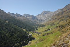 Pfelders/I - eden od Alpskih biserov: starodavna vas leži v zadnjem delu doline Val Passiria/Passeiertal.